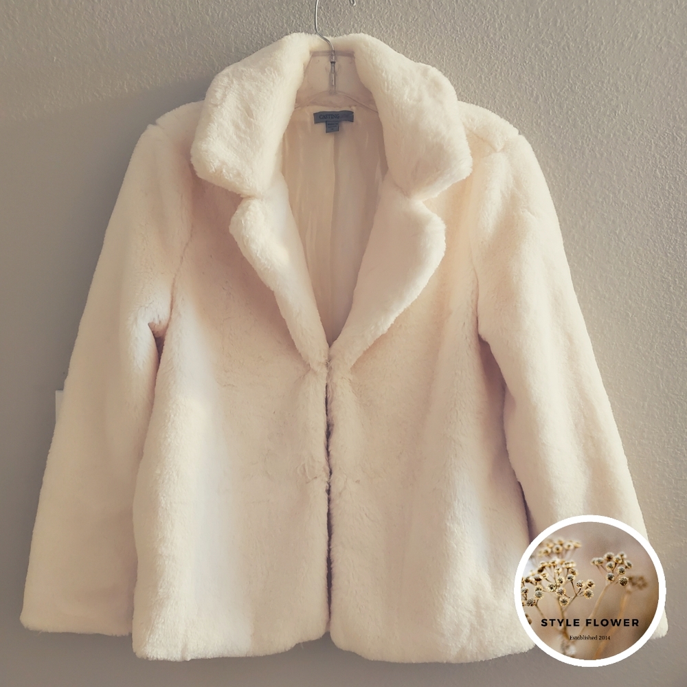 SOLD☆ Ivory Faux Fur Coat Small